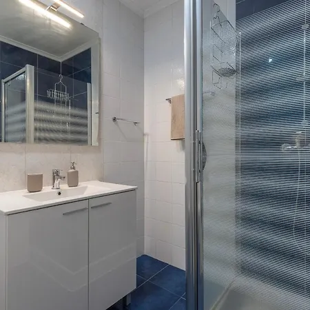 Apartament Lovely Patio Getaway In *