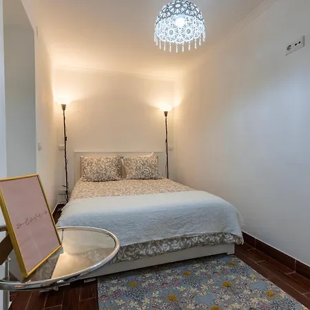 Lovely Patio Getaway In Apartament *