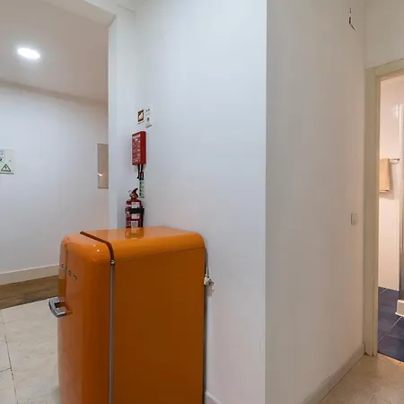 Lovely Patio Getaway In ליסבון