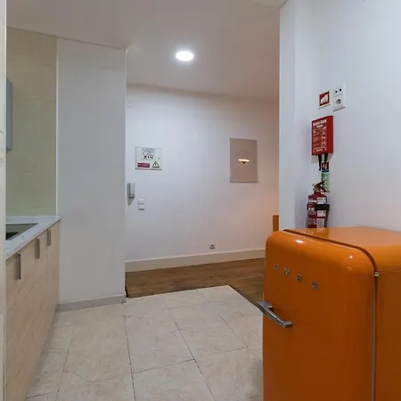 Lovely Patio Getaway In * ליסבון