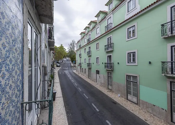 Appartamento Lovely Patio Getaway In Lisbona