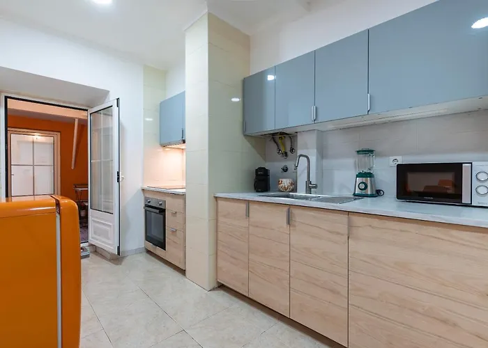 Lovely Patio Getaway In Lisbona